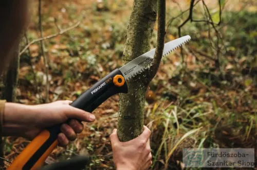 FISKARS Xtract Hosszú Kerti Fűrész SW75 1000614