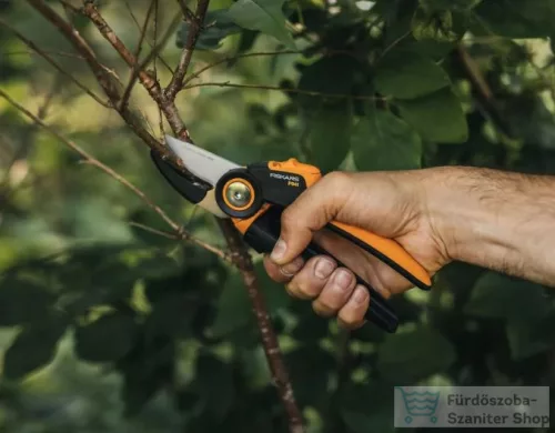 Fiskars X-Series™ P941 rávágó metszőolló 1057174