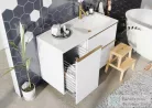 AREZZO design Monterey 40cm-es oldalszekrény szennyeskosárral 1 ajtóval Mf. Fehér színben
