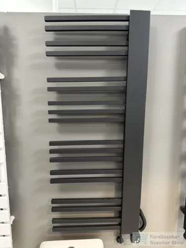 BEMUTATÓTERMI AREZZO design BLACKLINE 1200x502 törölközőszárító radiátor, matt fekete AR-BL12050
