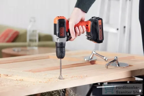 Black+Decker 18 V akkus fúró/csavarozó 2 db akkumulátorral, BCD001C2-QW