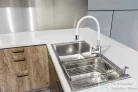 Invena JOGA konyhai csaptelep, álló, flexibilis kifolyócsővel, fehér-króm BZ-32-L02-C