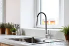 Invena DALIS SLIM konyhai csaptelep, 2-funkciós, rugalmas kifolyócsővel, fekete-inox BZ-64-043-L
